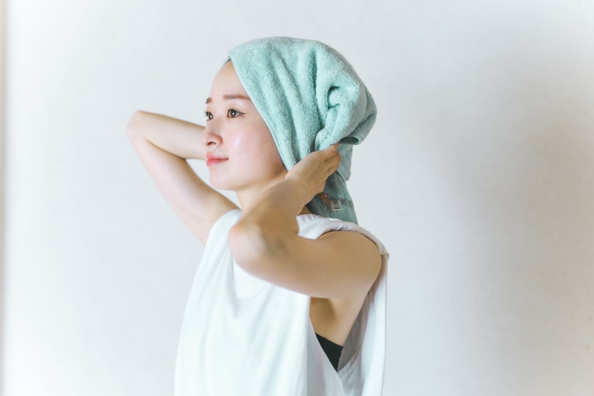 IORINOよくすうを頭に巻いたイメージ